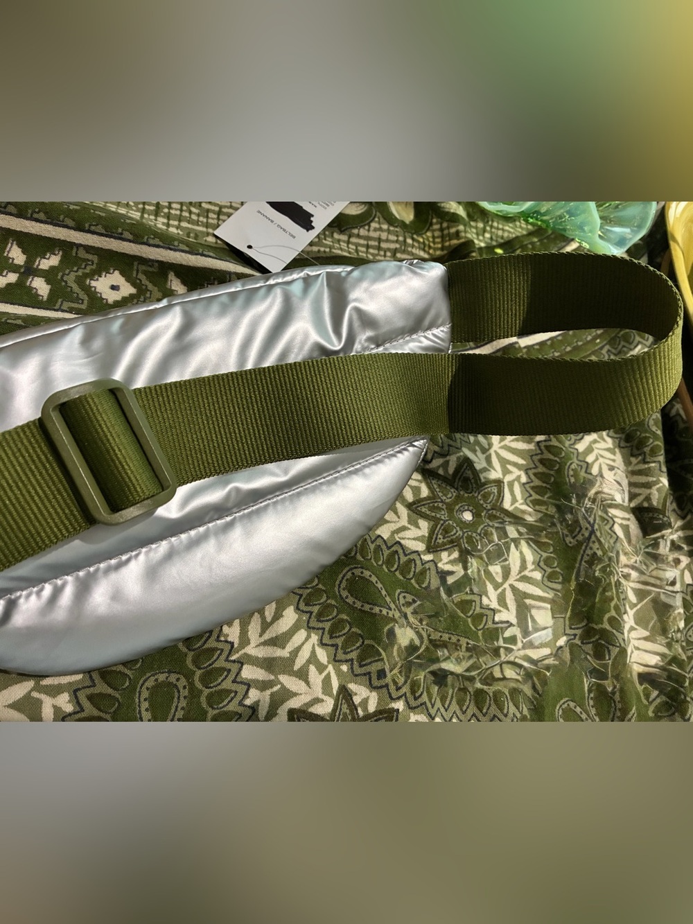 The Perfect Marc Jacobs Metallic Silver Quilted Belt Bag. NWT. Green adjust belt - Picture 12 of 13